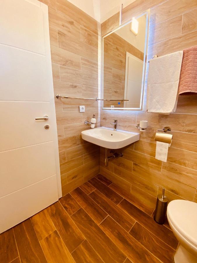 Apartment Elena Donji Okrug  Exteriör bild