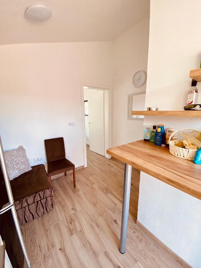 Apartment Elena Donji Okrug  Exteriör bild